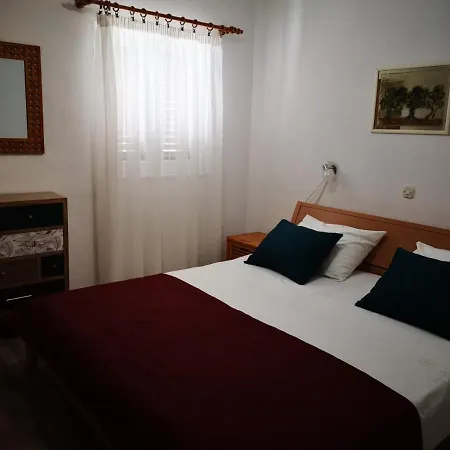 Daire With Parking Space Jezera, Murter - 5135 *