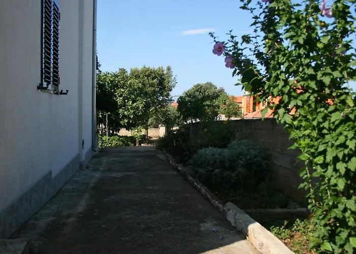 Appartement With Parking Space Jezera, Murter - 5135 Jezera