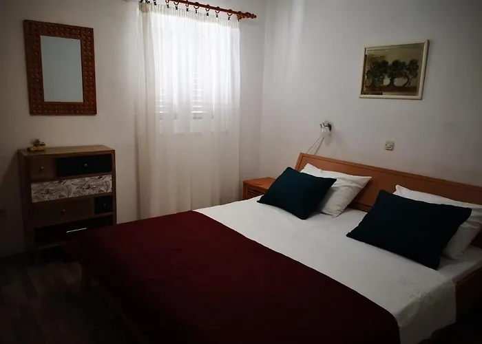 Appartement With Parking Space Jezera, Murter - 5135 *